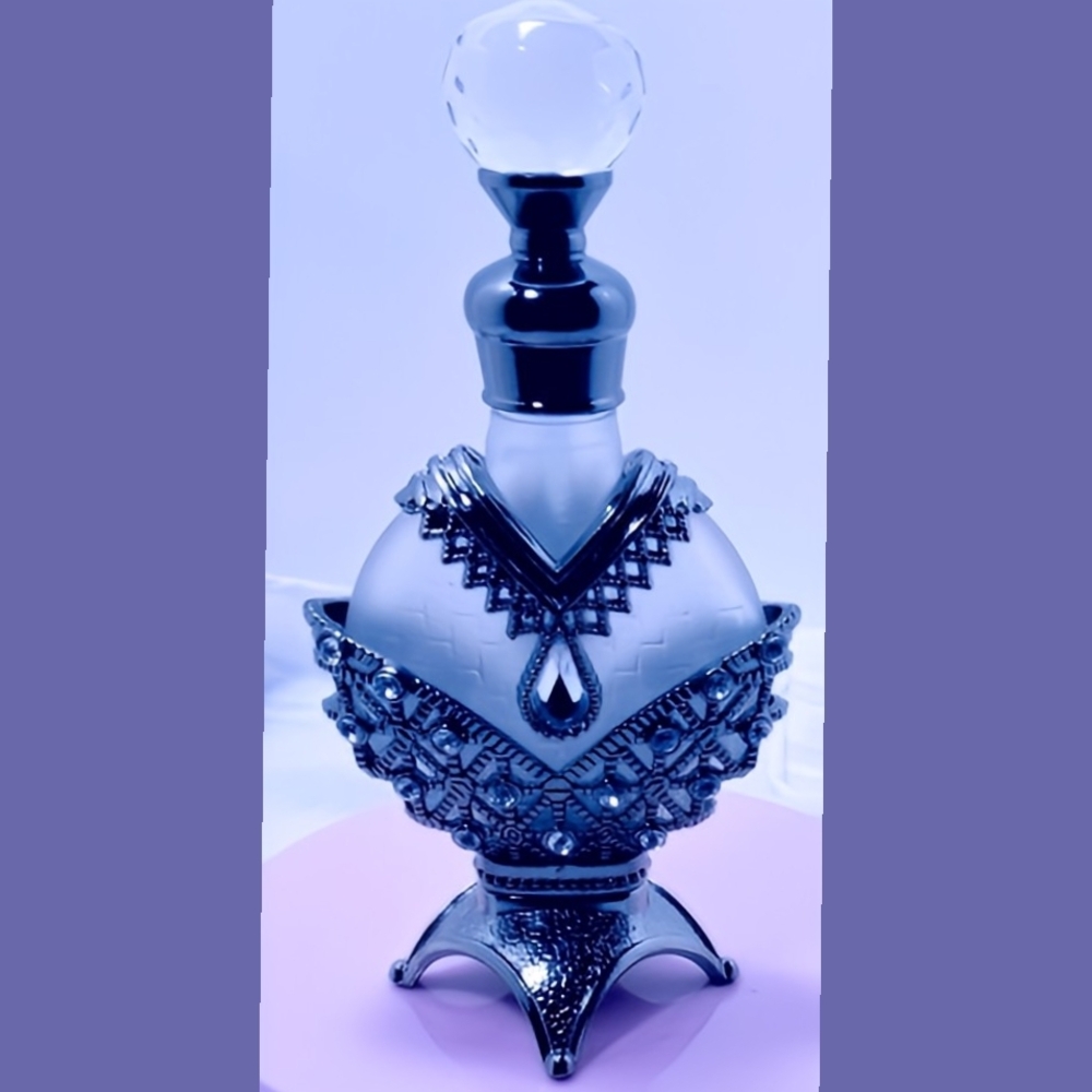 Exquisite Vintsge Style Perfume Bottle
